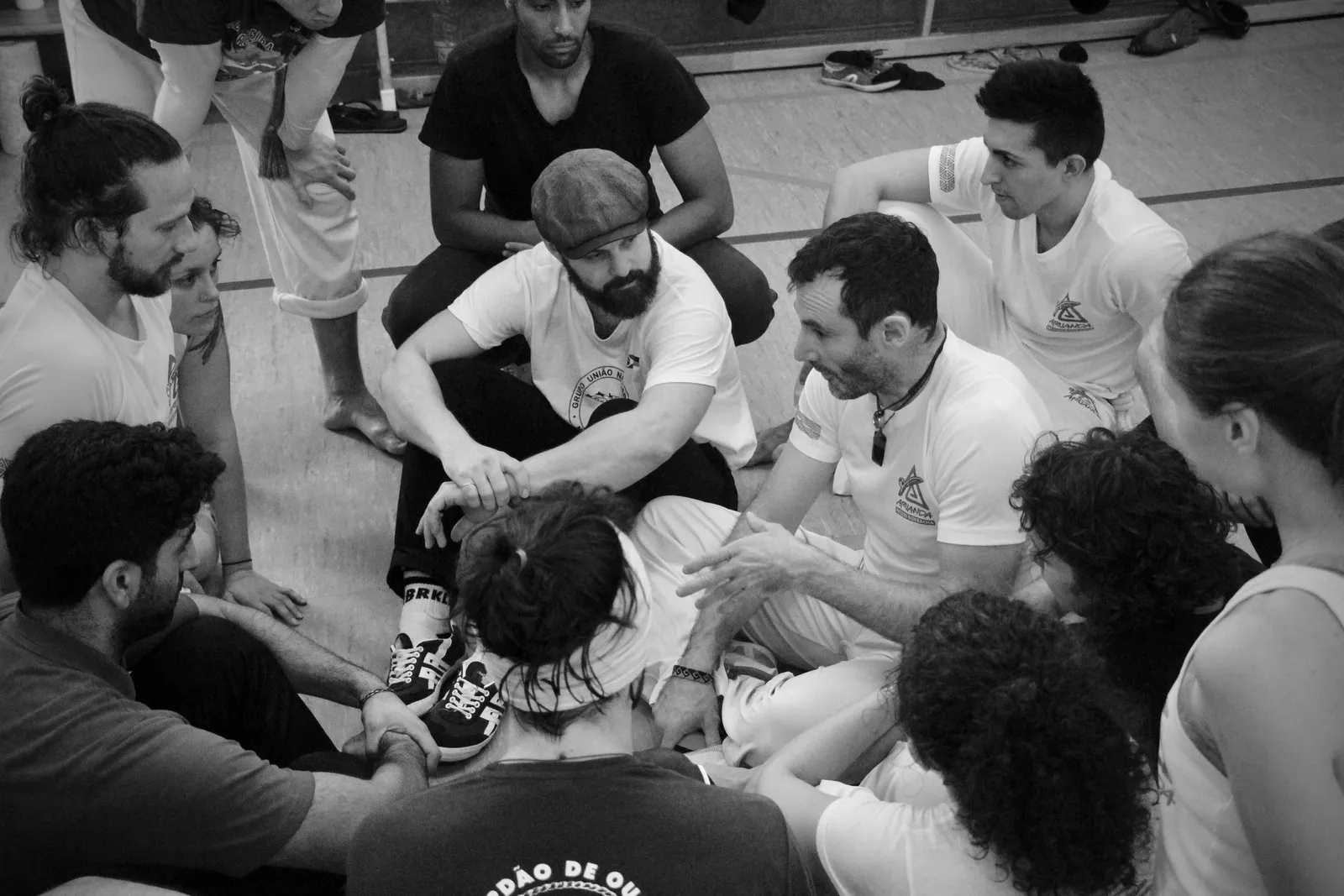 Die Capoeira-Gemeinschaft beim Zusammensitzen